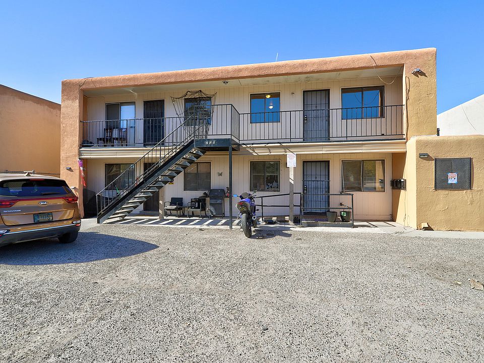 1st image of 205 Alvarado Dr NE