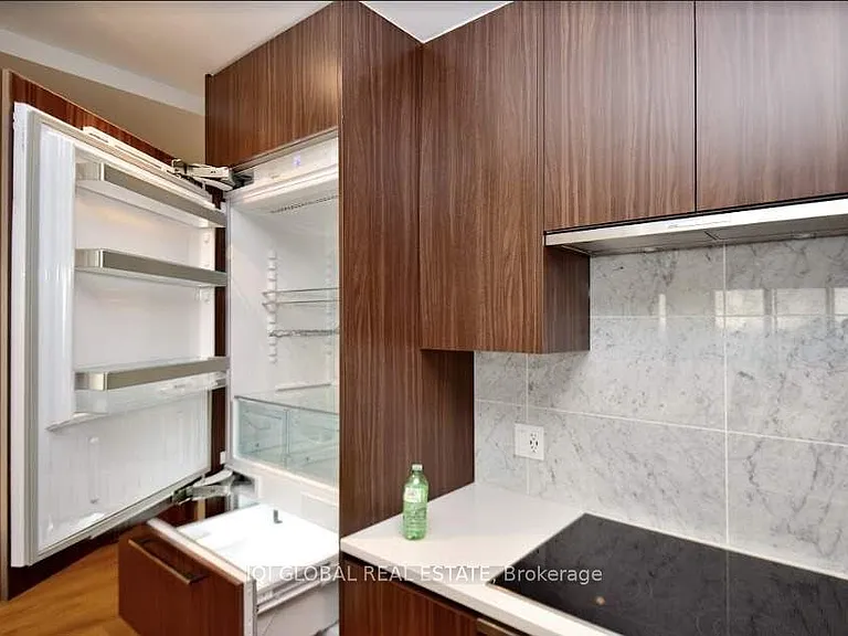 95 McMahon Dr #3702 — Photo 11