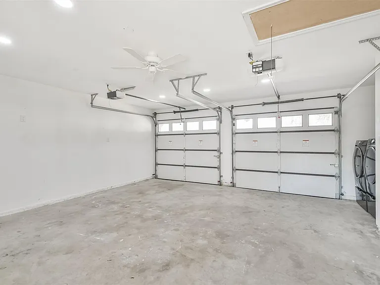 7623 Yellow Pine Dr — Photo 35