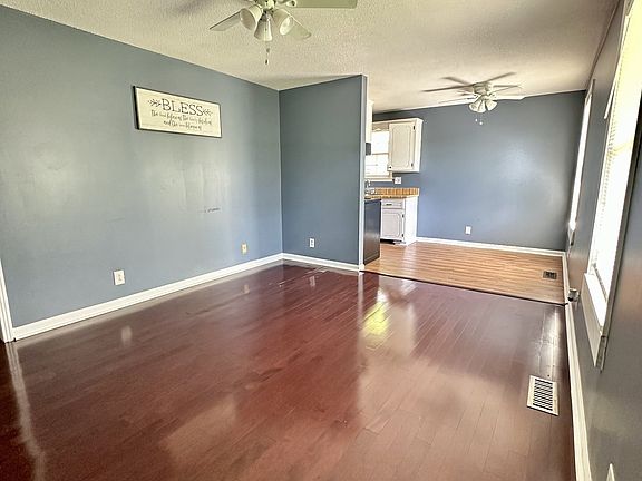 5th image of 130 E St
