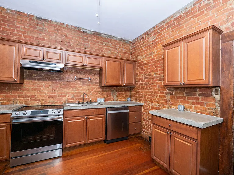 2660 Jefferson Ave — Photo 14