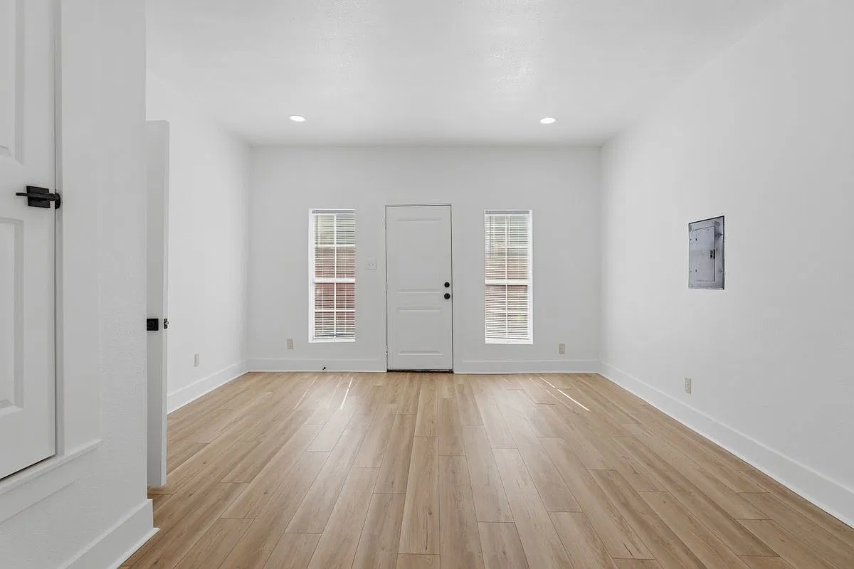 506 N Lancaster Ave — Photo 4
