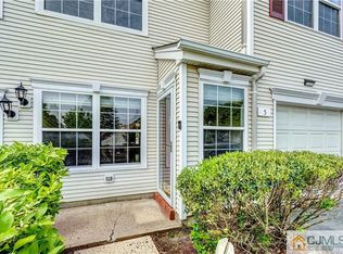 5 Hampton Pl, East Brunswick, NJ 08816