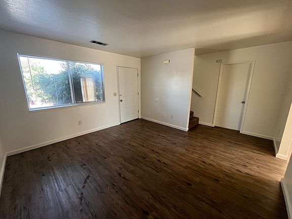 3rd image of 851-859 W Mulberry Ave #859-2