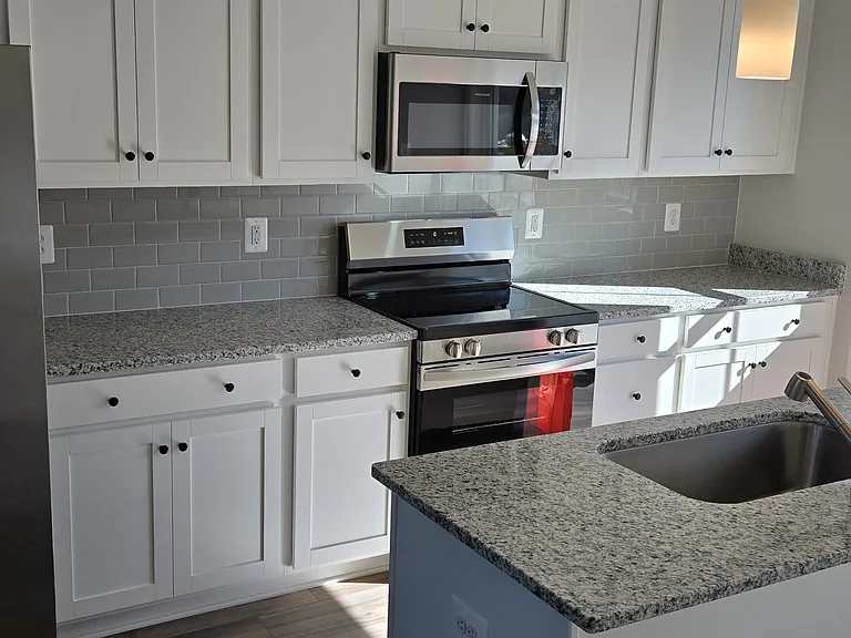 1308 Cedar Valley Rd — Photo 7