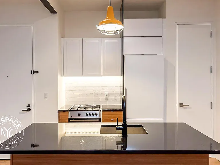 83 Winthrop St #1B — Photo 4