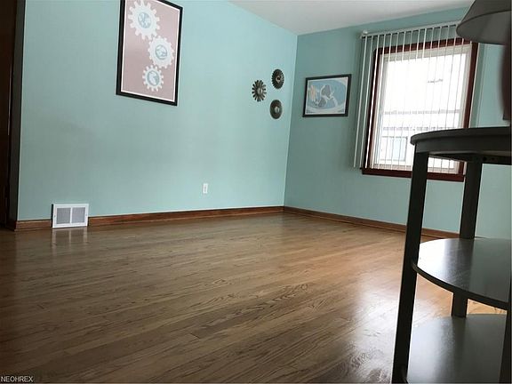 3rd image of 5154 Lucydale Ave