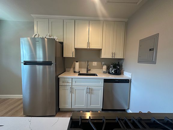 3rd image of 695 W Valley Dr #5