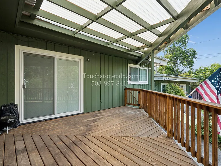18016 NE Davis St — Photo 29