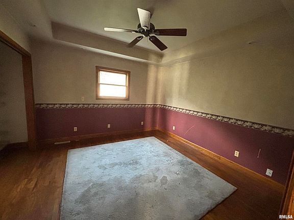 4th image of 560 4th Ave S