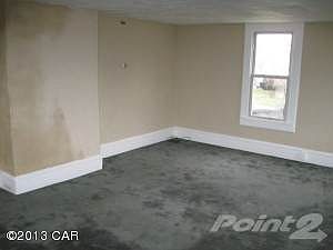 225 Plane St 018
