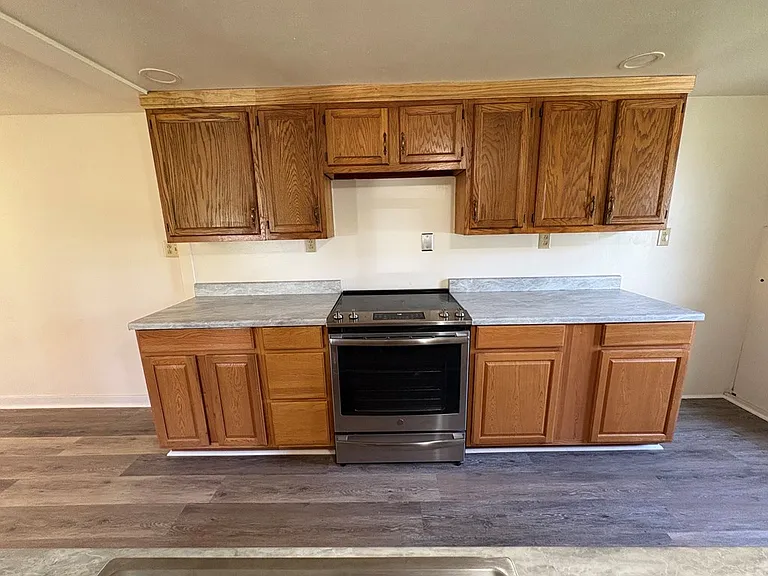 1058 Campbell Run Rd — Photo 8