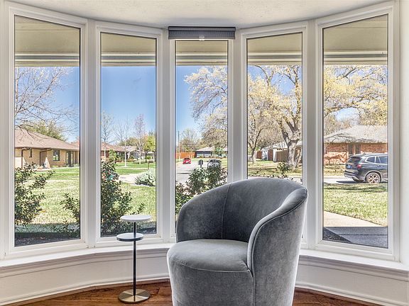 3rd image of 4230 Royal Ridge Dr