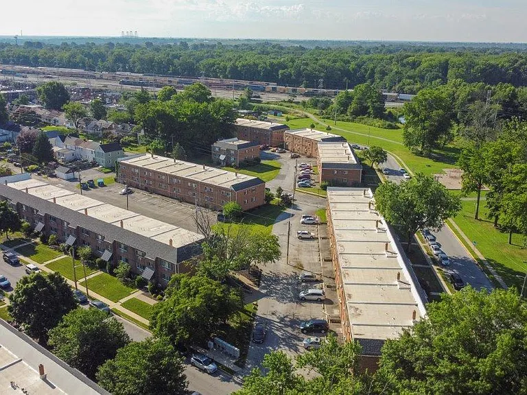 Maple Walk Apartments — Photo 43