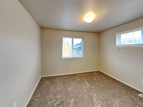 4th image of 11628 172nd St E