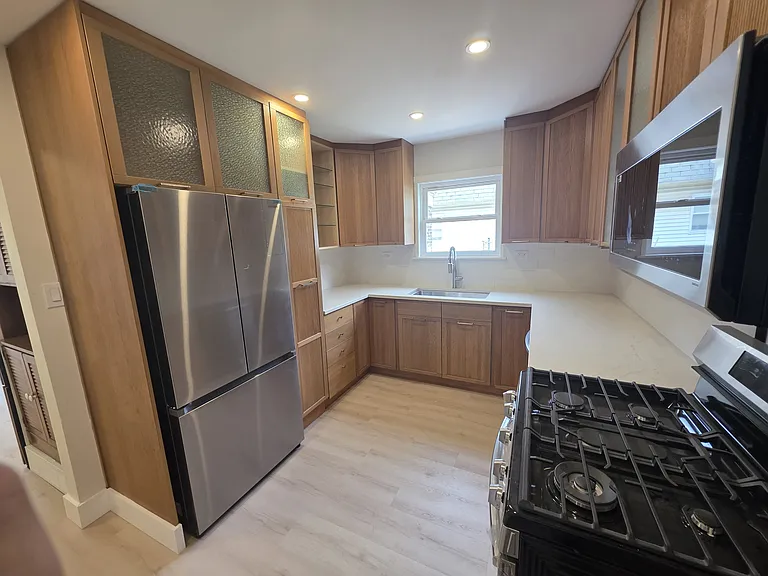 10215 S Kildare Ave — Photo 2