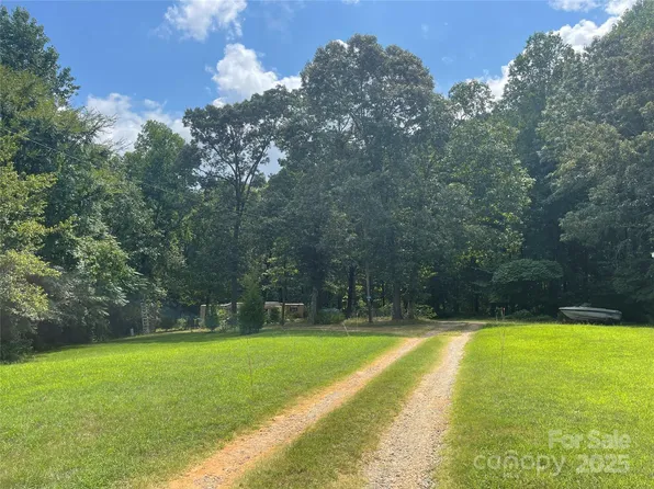 5790 Summer Ln, Cherryville, NC 28021