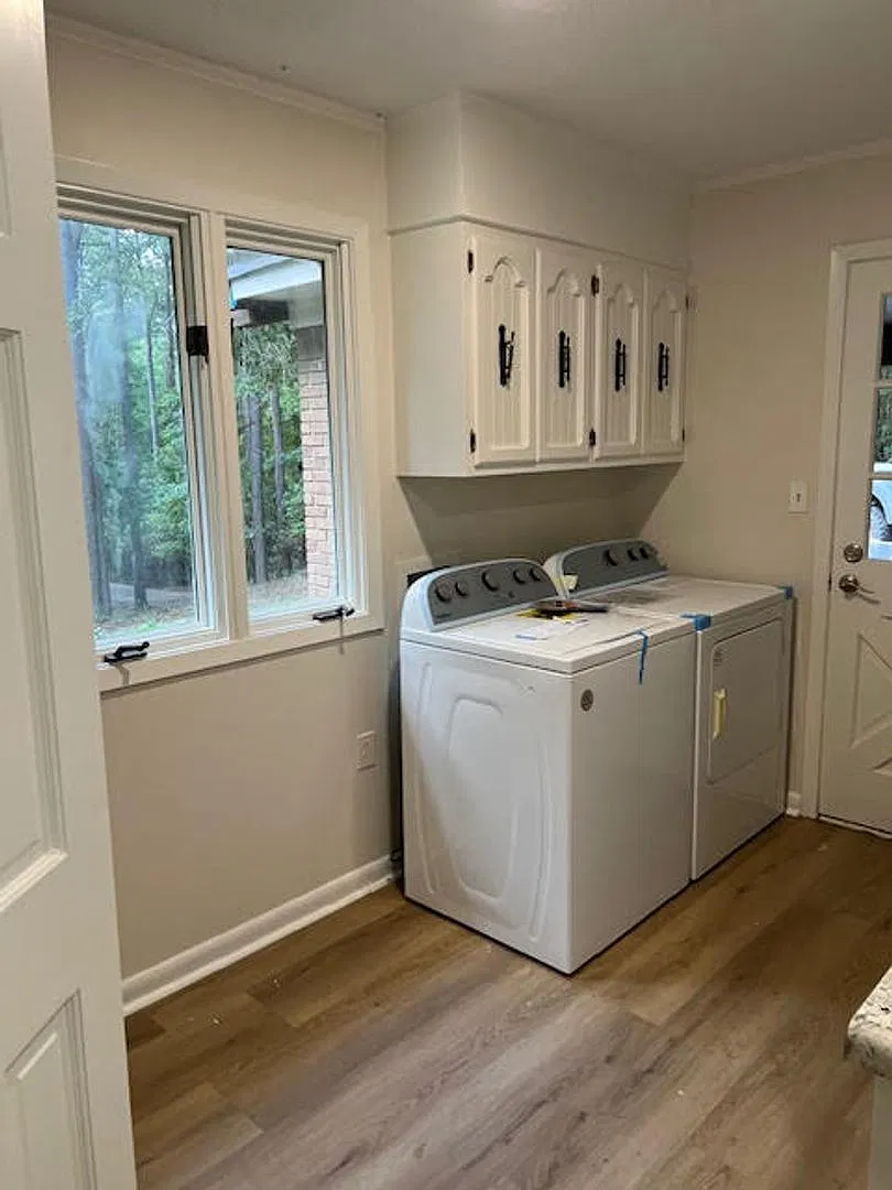 4 Bedroom 2.5 Bath Home Ready to Move In! — Photo 2