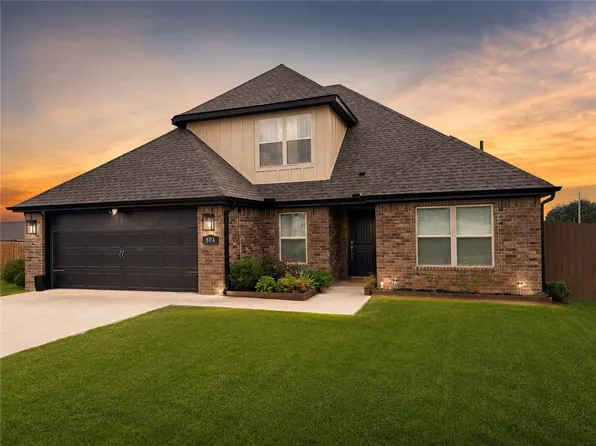 804 W Shane Ct, Siloam Springs, AR 72761