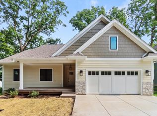 921 Platt Ave, Lake Geneva, WI 53147