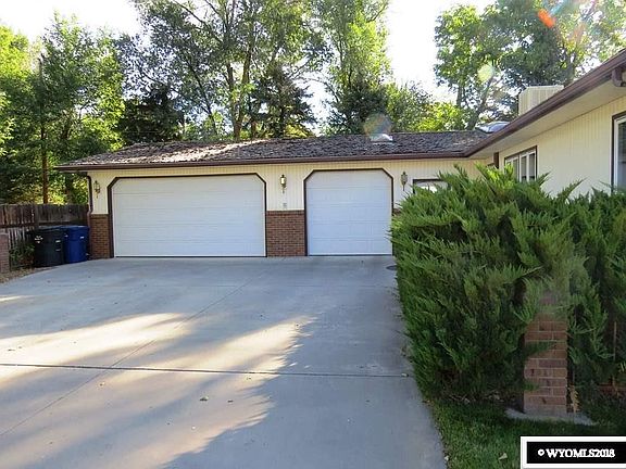 3rd image of 232 W Sunset Dr