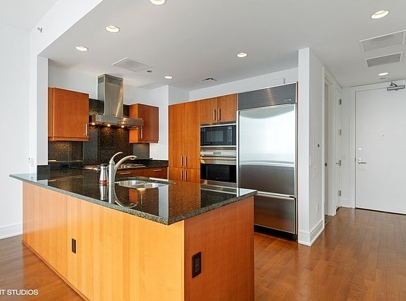 3rd image of 401 N Wabash Ave Unit 79E