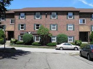 38 Huston Rd, Oakmont, PA 15139