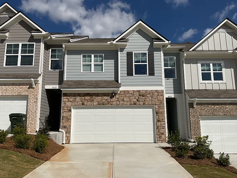 487 Stoneybrook Dr — Photo 2
