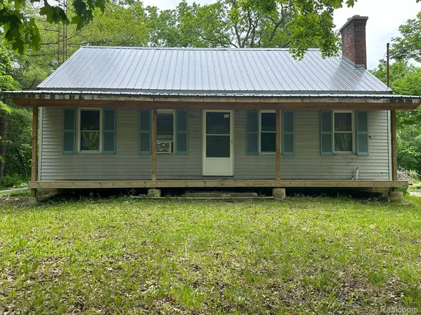 2100 Lavelle Rd, Flint, MI 48504