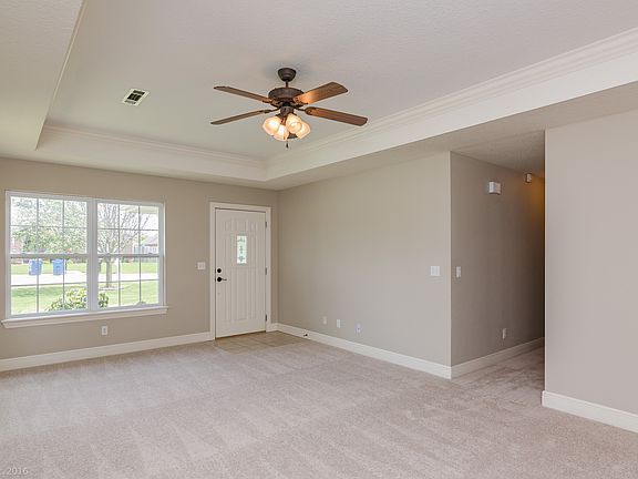 4th image of 700 Picadilly St