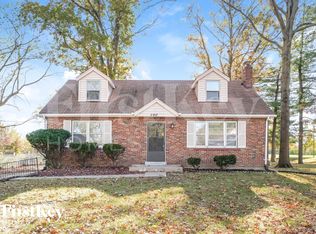 890 Prigge Rd, Saint Louis, MO 63138