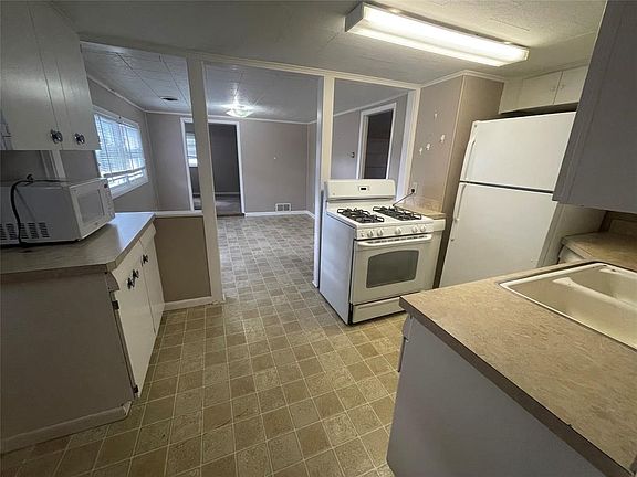 3rd image of 2134 Knoll Ave