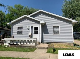 205 N Alexander St, Clinton, IL 61727