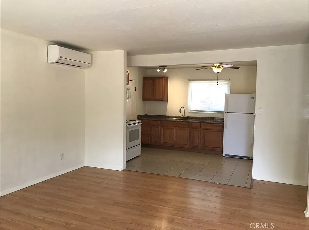 2 bed, 820 sqft, $1,400 — Photo 4