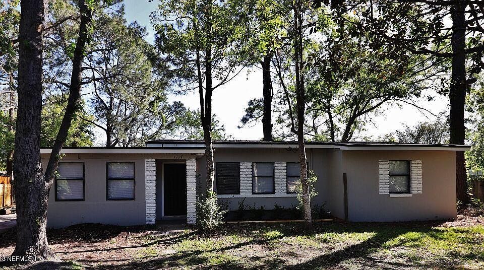 1st image of 4727 Beverly Cir