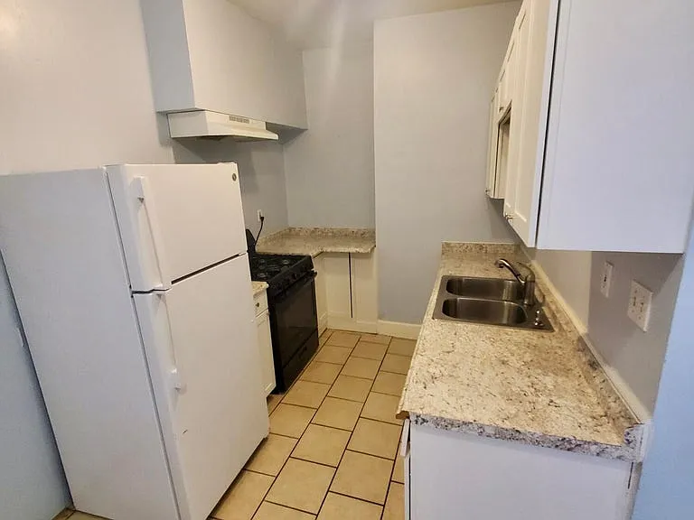 214 N 17th St #2 — Photo 6