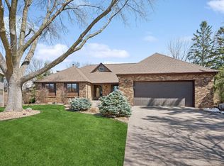 1519 McClung Dr, Arden Hills, MN 55112