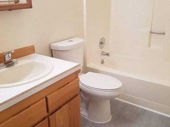 3rd image of 3526 Everett St