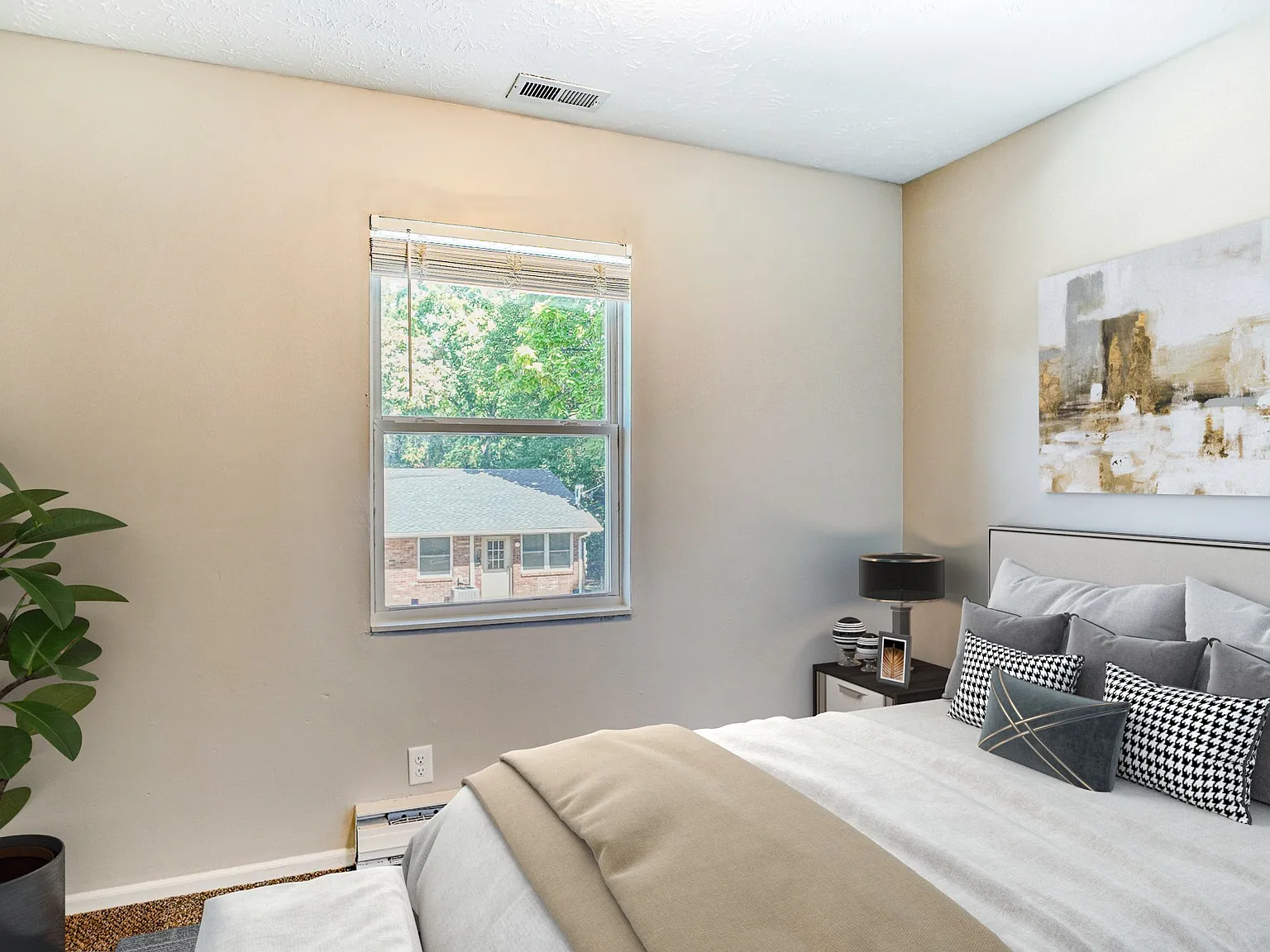 Hillside Apartments — Photo 4