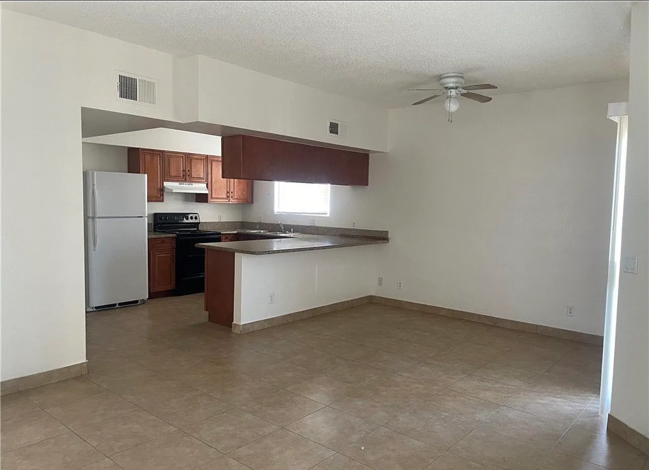 5675 E Lake Mead Blvd — Photo 2