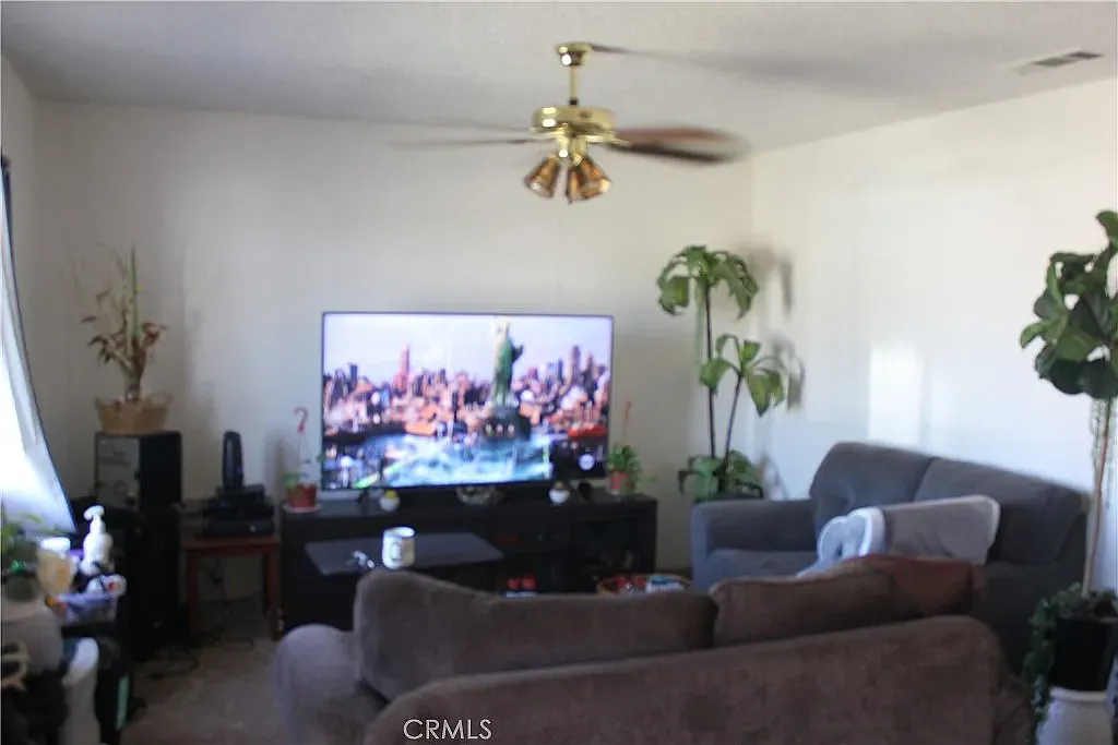 2 bed, 827 sqft, $1,950 — Photo 3