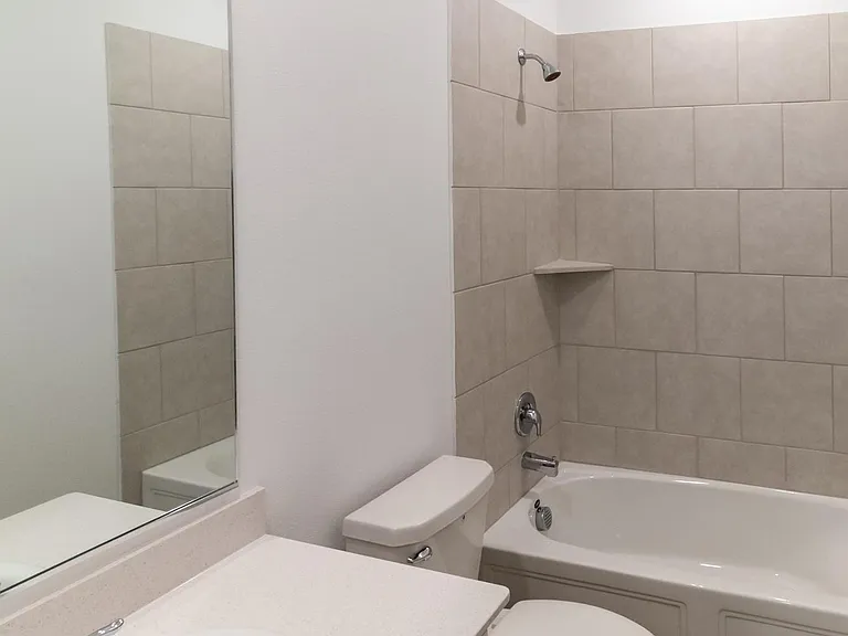 1837 Lake Grove Dr — Photo 9