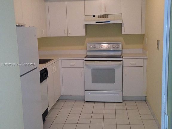 2nd image of 3300 NE 191st St APT 608