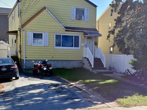 130 Baisley Ave Floor 2, East Rockaway, NY 11518