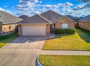 10704 SW 33rd Ter, Yukon, OK 73099