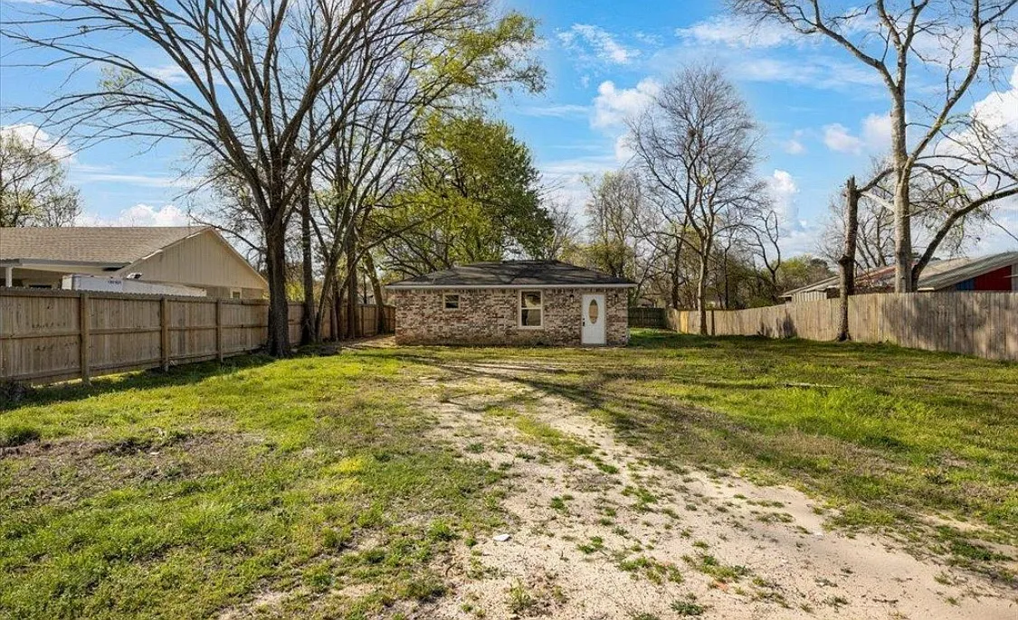 2 bed, 948 sqft, $1,150 — Photo 2