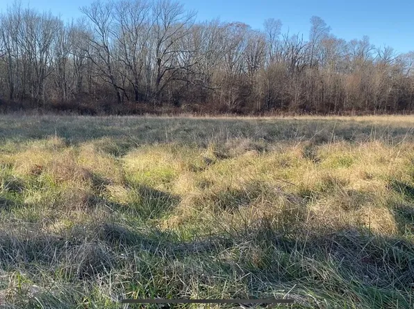 2 Sharps Lot Rd, Swansea, MA 02777