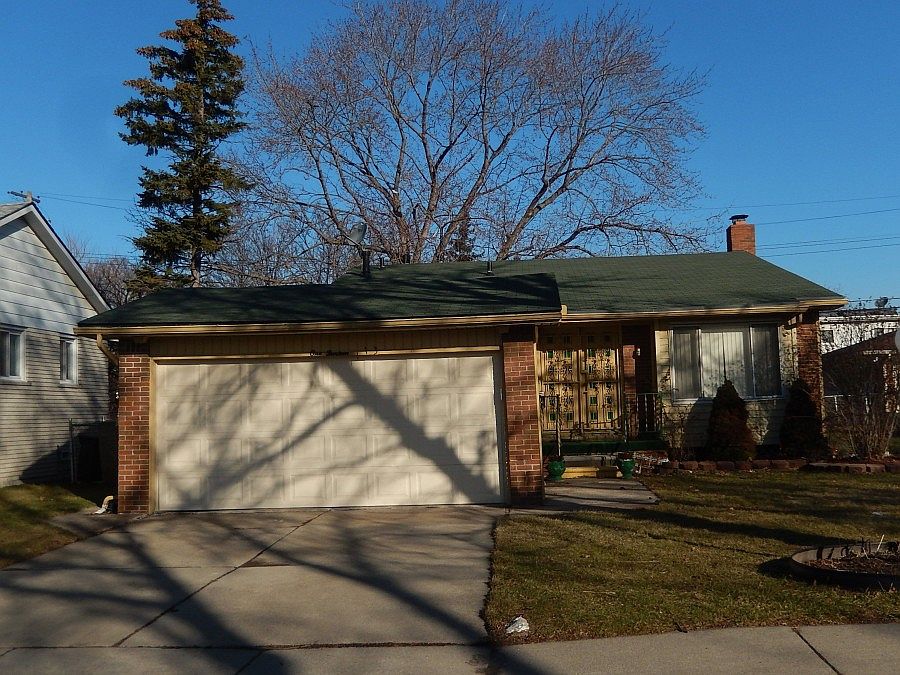 1st image of 113 E Grand