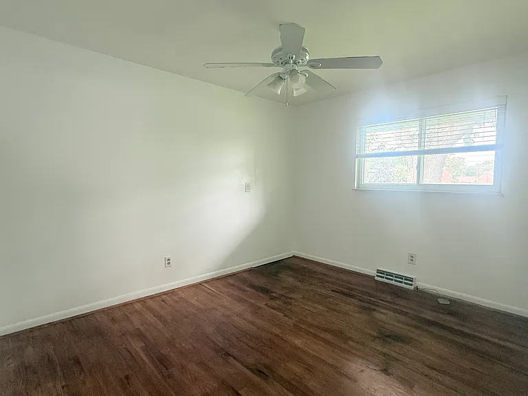 10865 Lemarie Dr — Photo 10