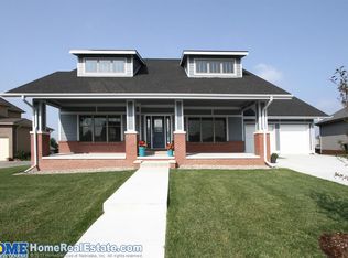 6815 NW 4th St, Lincoln, NE 68521